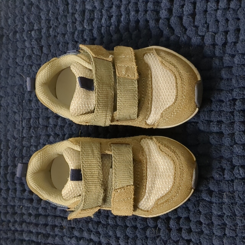 Stride Rite Made2play XW toddler sneaker
